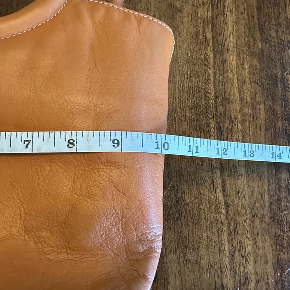 J. Crew | Bracelet Bucket Bag in Italian leather - Picture 9 of 11